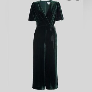 Elegant Dark Green Velvet Dress